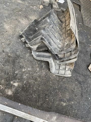 Правое крепление заднего бампера 866182W000 HYUNDAI