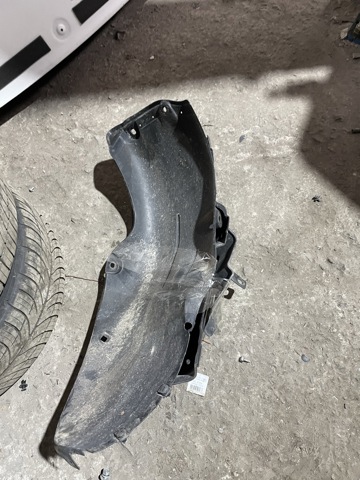 Подкрылок заднего крыла, левый передний 868233Y000 HYUNDAI