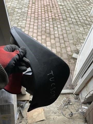 Брызговик задний, правый 868422E000 HYUNDAI