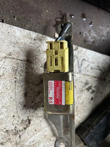 Датчик Эйрбэг передний 8983333010 TOYOTA