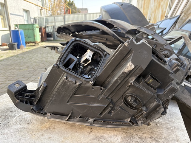 MERCEDES A1668205559 Фара правая в наличии Чернигов