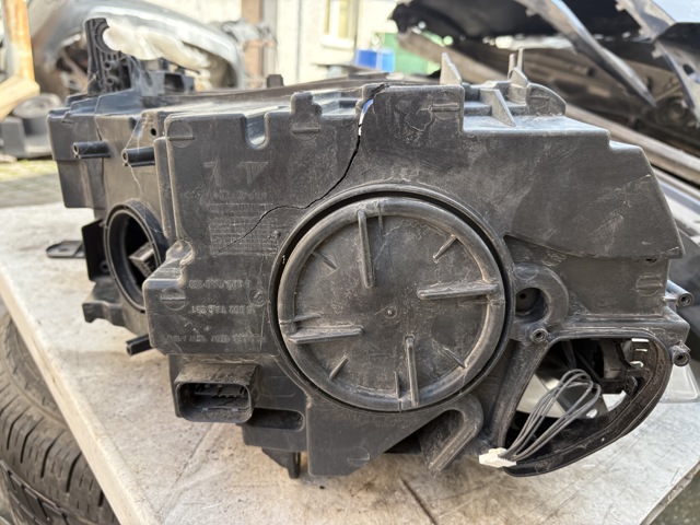 A1668205559 MERCEDES Правая фара купить в Черновцы
