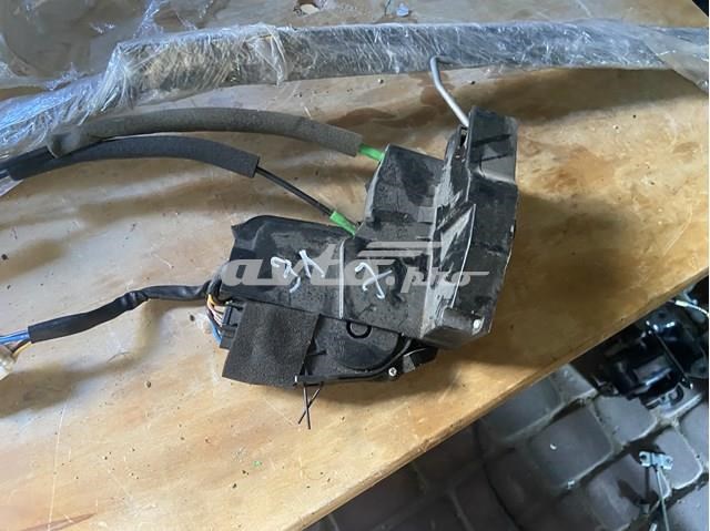 Замок задней двери, левой EH1473310E MAZDA