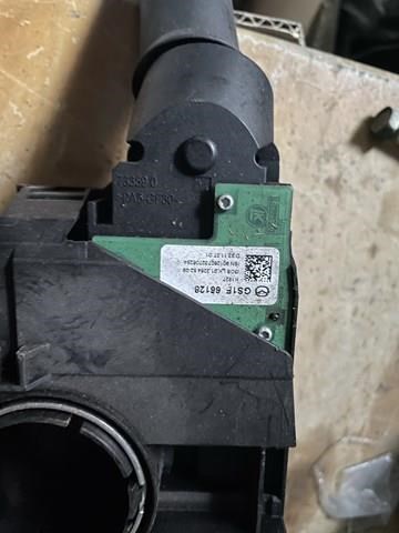 Правый подрулевой переключатель  GS1F66128 MAZDA