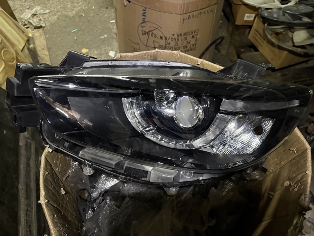 MAZDA KA1F51040C Левая фара в наличии Харьков