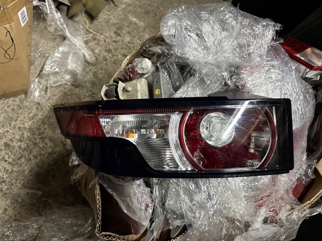 Фонарь задний левый LR025147 LAND ROVER