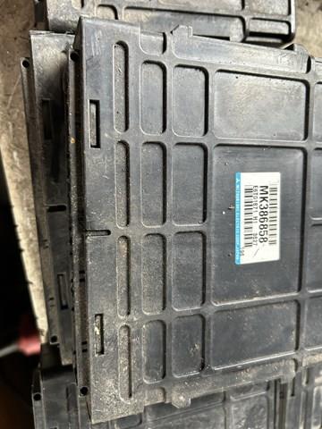 ЭБУ двигателем MK386858 MITSUBISHI