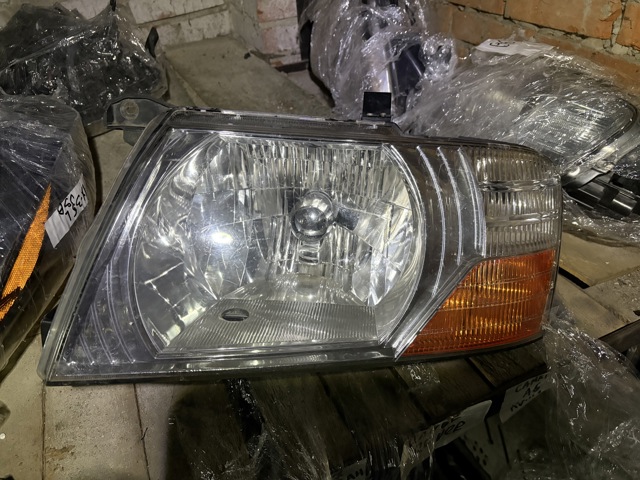 Вставка фары левой MN133747 MITSUBISHI