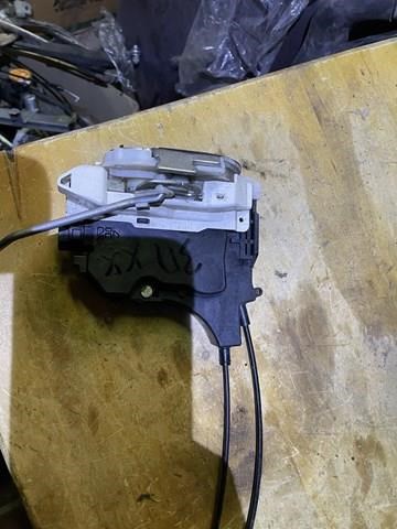 Замок задней правой двери  MN145876 MITSUBISHI