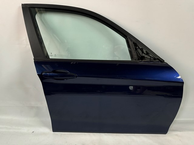 Пассажирская передняя дверь 41007284512 BMW