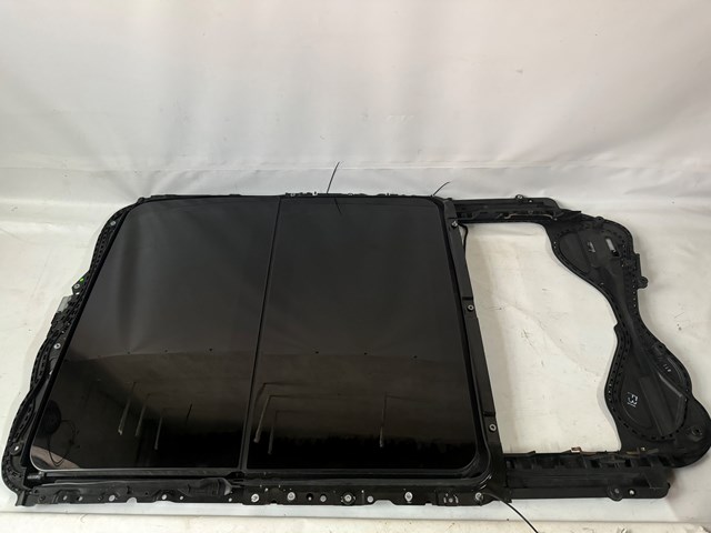 Люк в сборе 54107342868 BMW
