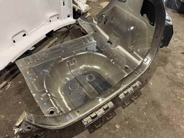 HYUNDAI 71504K4C00 Крыло заднее правое в наличии Ирпень