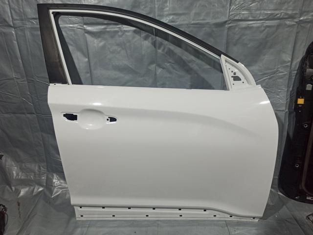 Пассажирская передняя дверь 76004DD000 HYUNDAI