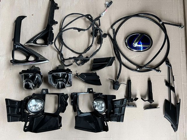 8121048050 TOYOTA Фара противотуманная правая купить в Кривой Рог