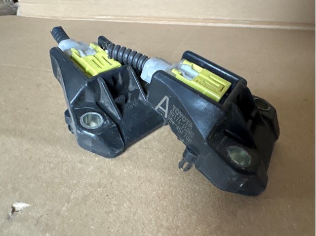 Датчик AIRBAG передний 8917335080 TOYOTA
