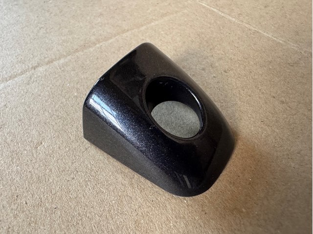 Крышка ручки наружной двери передней левой 8T0837879 VAG