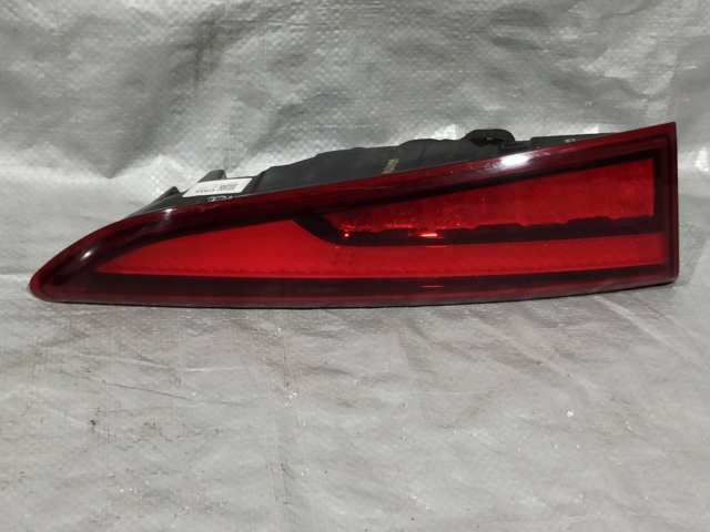 Задняя левая внутренняя фара 92403J9600 HYUNDAI