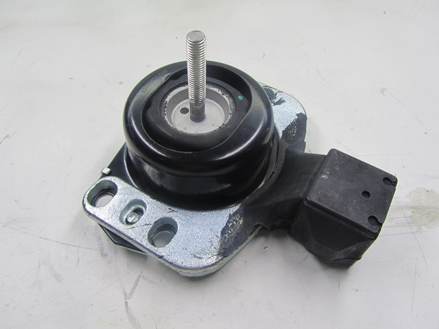 Правая подушка двигателя 8200022596 QSP-M