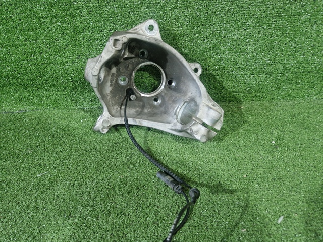 Цапфа поворотного кулака 31216882595 BMW
