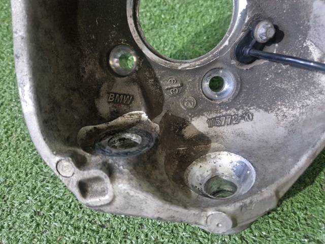 31216882595 BMW Цапфа (поворотный кулак) передний левый купить в Чернигов