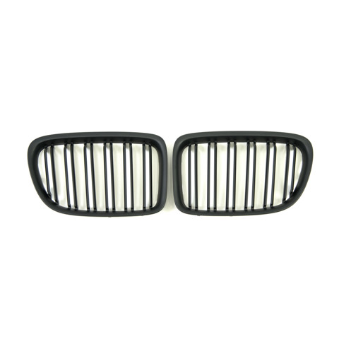 Решетка радиатора правая 51112993306 BMW