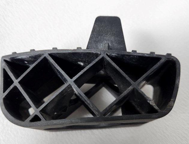 51117397396 Направляющая переднего бампера купить Кривой Рог