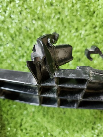 BMW 51117399982 Направляющая переднего бампера правая в наличии Ирпень