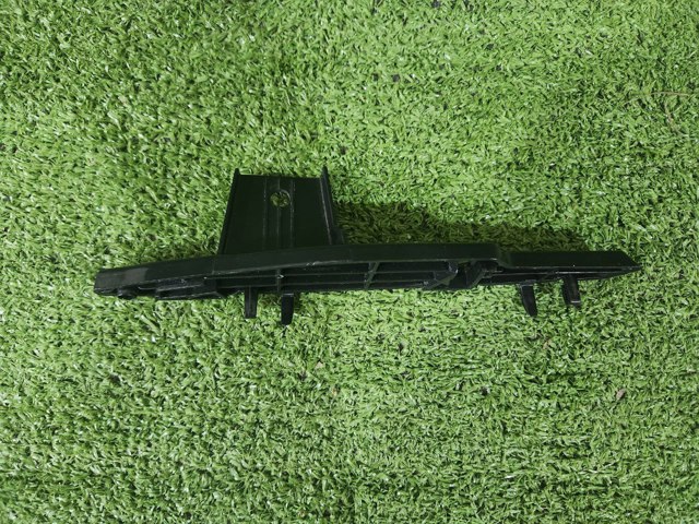 BMW 51117399984 Направляющая переднего бампера правая в наличии Ирпень