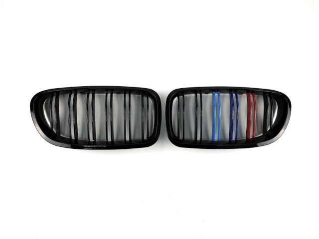 Решетка радиатора левая 51137203203 BMW