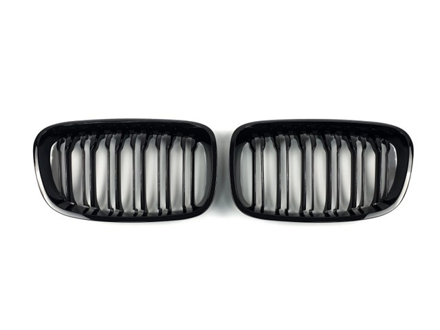 Решетка радиатора правая 51137262120 BMW