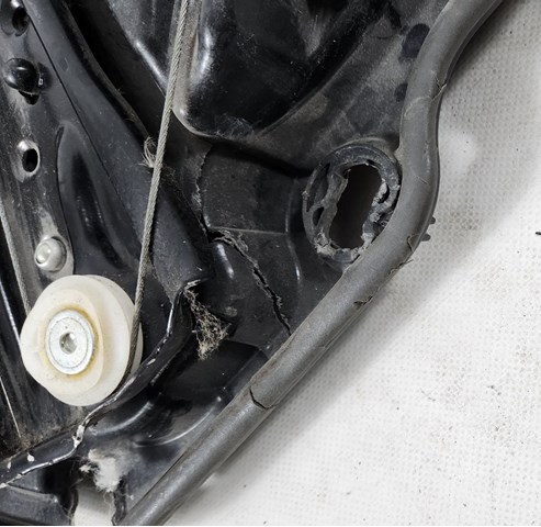 51337422879 BMW Стеклоподъемник передней левой двери купить в Ровно