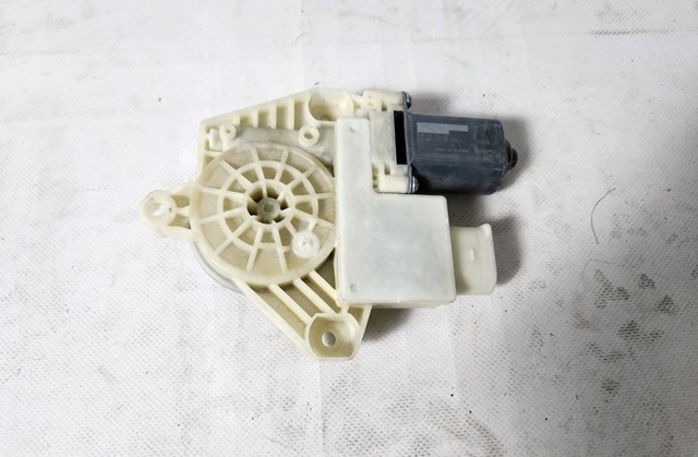 51337455081 BMW Мотор стеклоподъемника двери передней правой купить в Украина