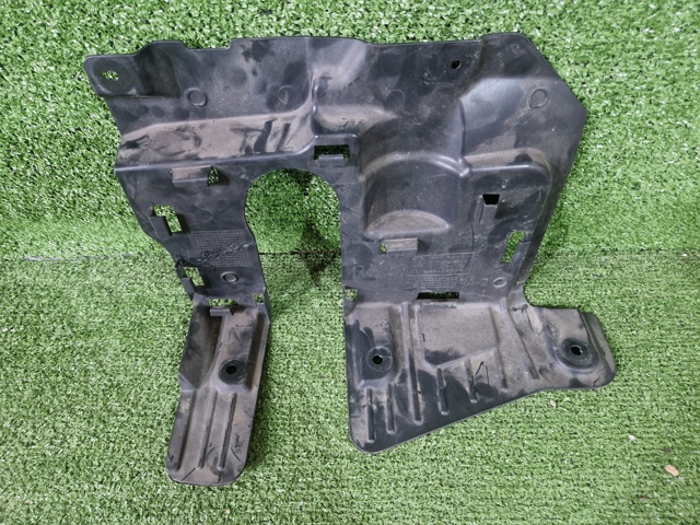 BMW 51757424918 Защитный кожух рулевого механизма в наличии Черновцы
