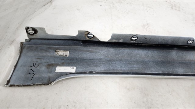 BMW 51777459972 Накладка (молдинг) порога наружная правая в наличии Чернигов