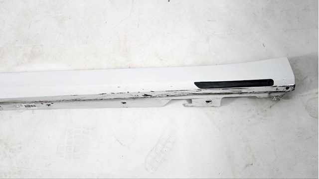 51777459972 BMW Накладка (молдинг) порога наружная правая купить в Полтава