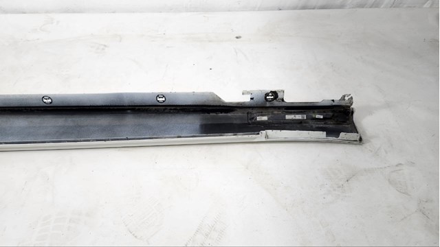 51777459972 Накладка (молдинг) порога наружная правая купить Харьков