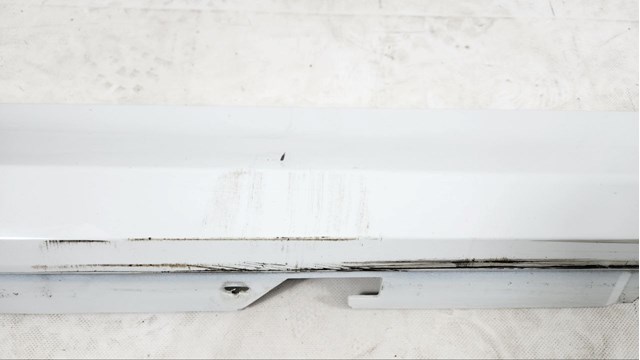 51777459972 BMW Накладка (молдинг) порога наружная правая купить в Ирпень