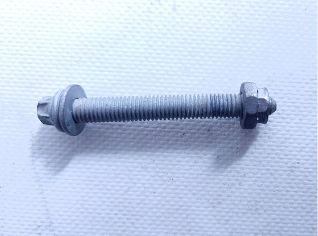 Болт переднего нижнего рычага 7119905855 BMW