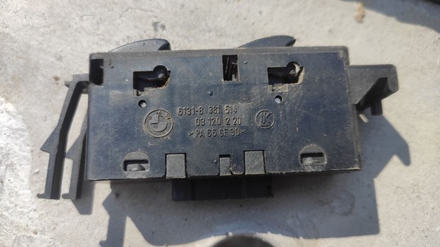 Кнопка стеклоподъемника передняя правая 61318381514 BMW