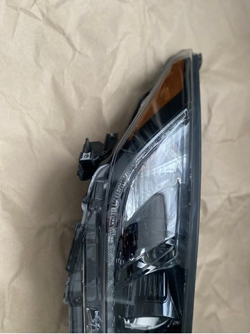 811100E390 TOYOTA Правая фара купить в Каменское