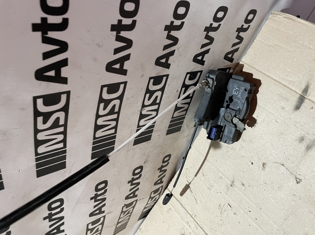 Дверной замок передний правый Опель Астра G