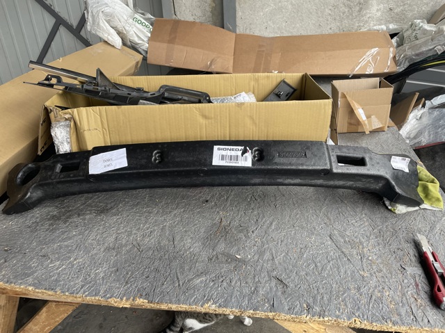 Наполнитель бампера переднего 31449345 VOLVO