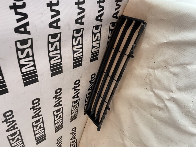 BMW 51117385267 Решетка бампера переднего центральная в наличии Сумы