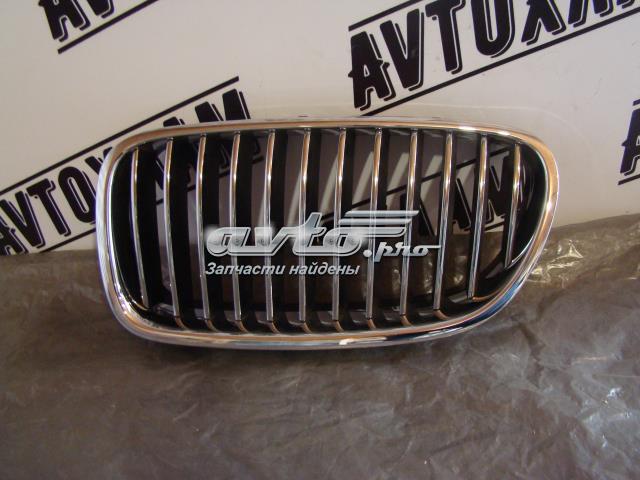 Решетка радиатора левая 51137261355 BMW