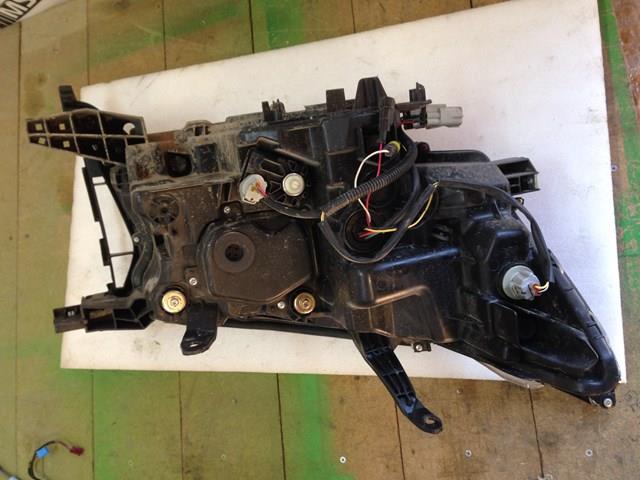 8118560N20 TOYOTA Левая фара купить в Ужгород