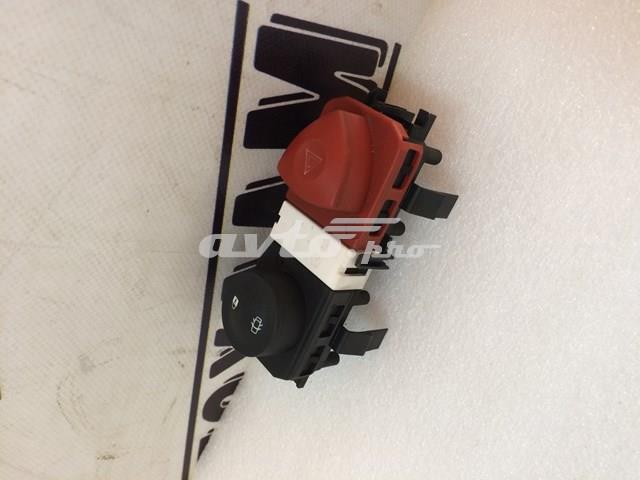 Кнопка включения аварийной сигнализации 8200095493 RENAULT