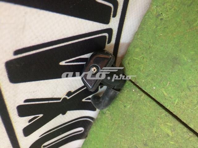 Омыватель стекла двери задка KB7W67510 MAZDA