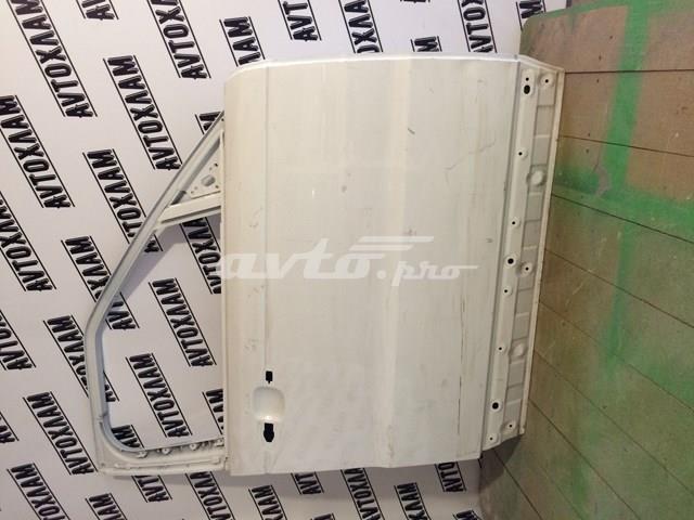 Пассажирская передняя дверь LR044226 LAND ROVER