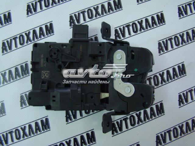 Замок и ручка двери задка LR065840 LAND ROVER