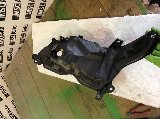 LAND ROVER LR116432 Правая фара в наличии Павлоград